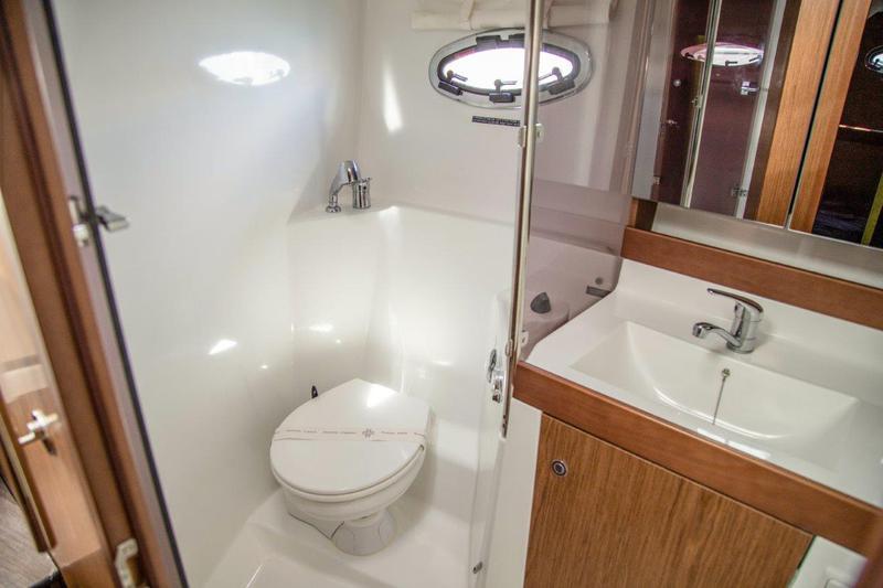 Book yachts online - motorboat - Antares 36 (2019) - ARIELA - rent