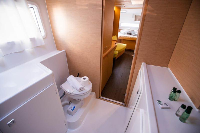 Book yachts online - catamaran - Lagoon 42 (2018) equipped with generator, A/C (saloon+cabins), water maker, bow thruster - ALMA SOFIA - rent