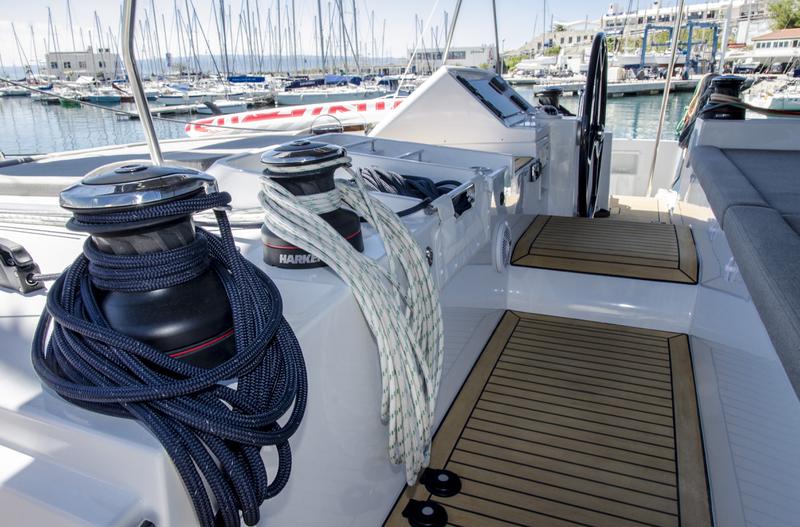 Book yachts online - catamaran - Lagoon 450 F (2016)equipped with generator, A/C (saloon+cabins), ice maker, dishwasher,water maker, microwave oven,  2 S.U.P., underwater lights, bow thruster - PRINCESS IVA - rent