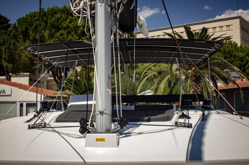Book yachts online - catamaran - Lagoon 450 F (2018) equipped with generator, A/C (saloon+cabins), 2 S.U.P. - MALA MARE - rent