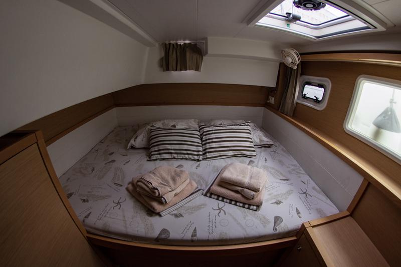 Book yachts online - catamaran - Lagoon 39 (2014) - JOFRA - rent