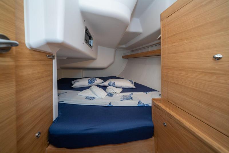Book yachts online - sailboat - Xc 35 (2018) - LADY X  - rent