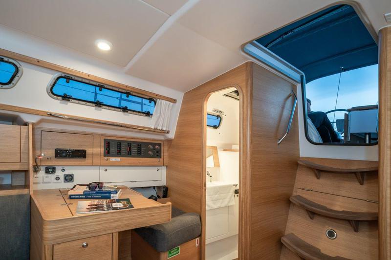 Book yachts online - sailboat - Xc 35 (2018) - LADY X  - rent