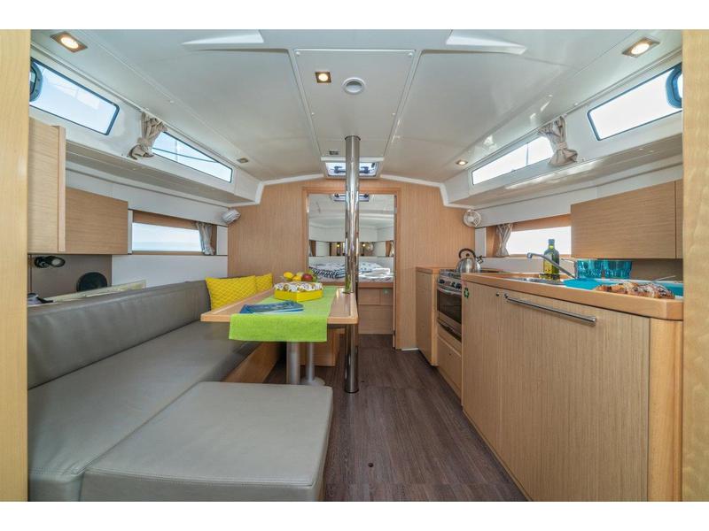Book yachts online - sailboat - Oceanis 38.1 (2017) - CVITA - rent