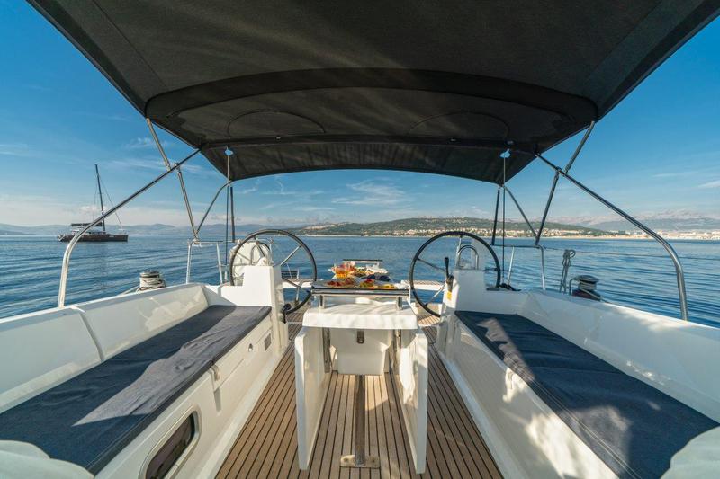 Book yachts online - sailboat - Oceanis 38.1 (2017) - CVITA - rent
