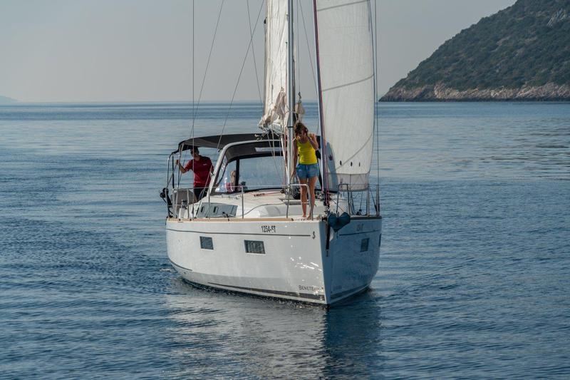 Book yachts online - sailboat - Oceanis 38.1 (2017) - CVITA - rent