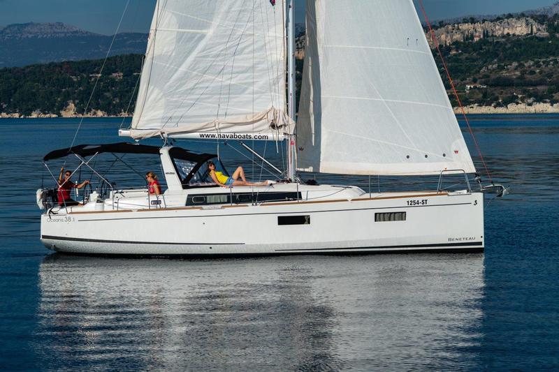 Book yachts online - sailboat - Oceanis 38.1 (2017) - CVITA - rent