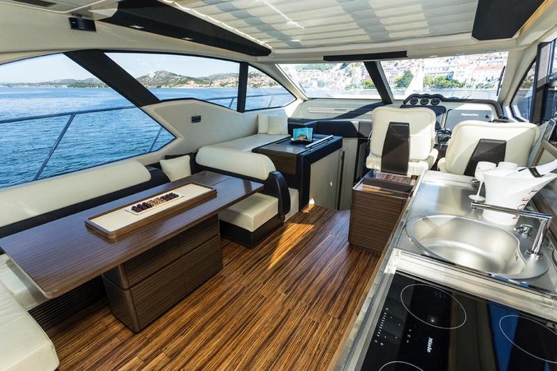 Book yachts online - motorboat - Azimut 55 S - Mini Too - rent