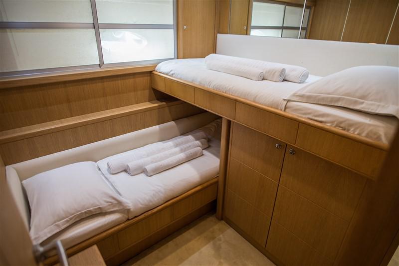 Book yachts online - motorboat - Abacus 70 Fly - Malibu - rent