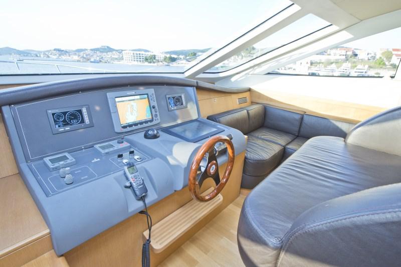 Book yachts online - motorboat - Abacus 70 Fly - Malibu - rent