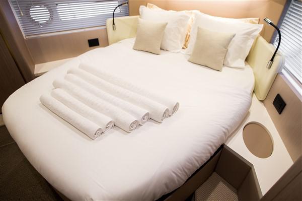 Book yachts online - motorboat - Azimut 55 Fly - MAWI - rent