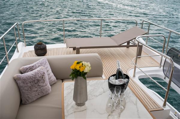Book yachts online - motorboat - Azimut 55 Fly - MAWI - rent