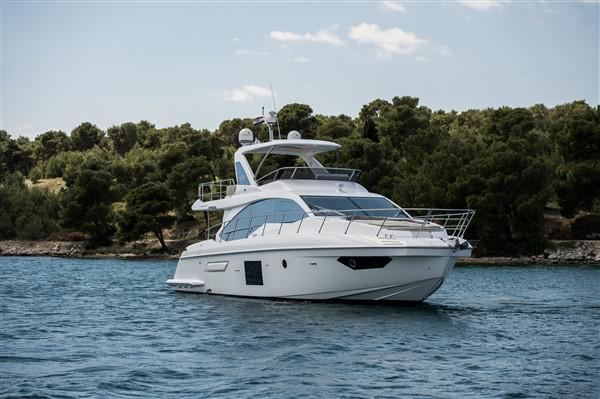 Book yachts online - motorboat - Azimut 55 Fly - MAWI - rent