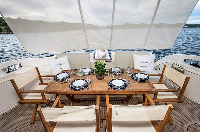 Book yachts online - motorboat - Azimut 47 Fly - Skyfall MY - rent
