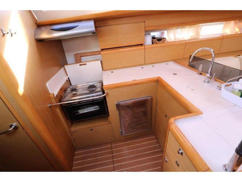 Book yachts online - sailboat - Jeanneau 53 - J53CH - rent
