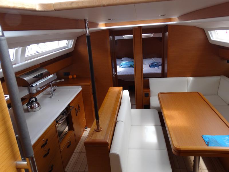 Book yachts online - sailboat - Jeanneau 54 - Il Sole - rent