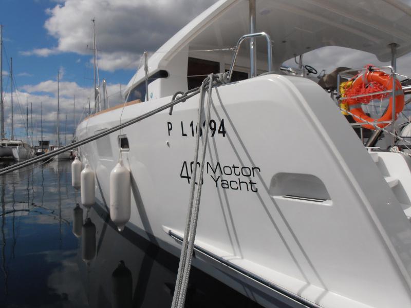 Book yachts online - motorboat - Lagoon 40 MY - Crazy Cat - rent