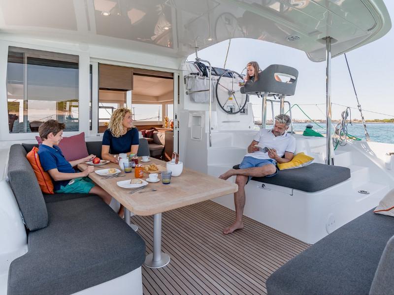 Book yachts online - catamaran - Lagoon 40 - El Passo - rent