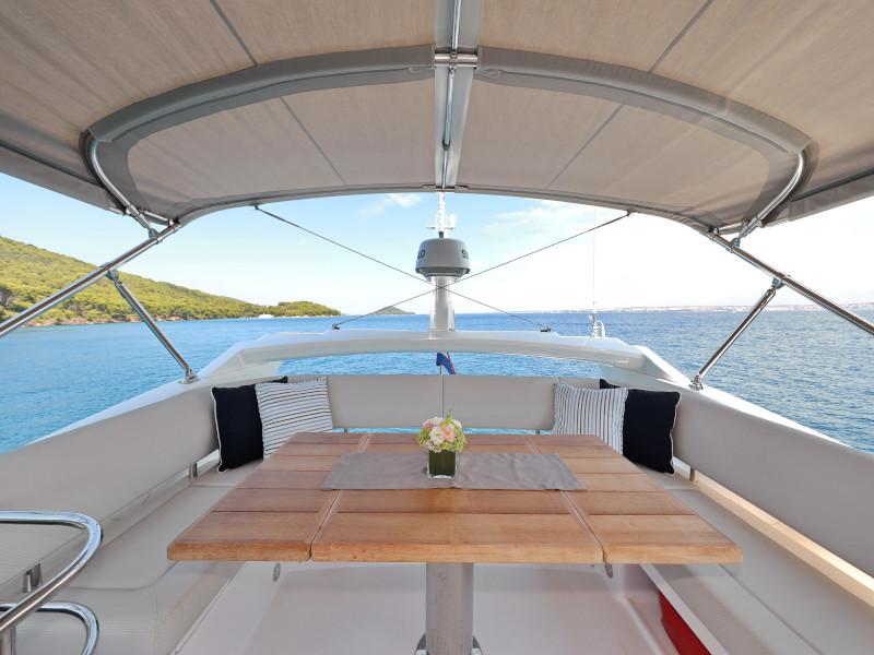 Book yachts online - motorboat - Manhattan 52 - CICO - rent