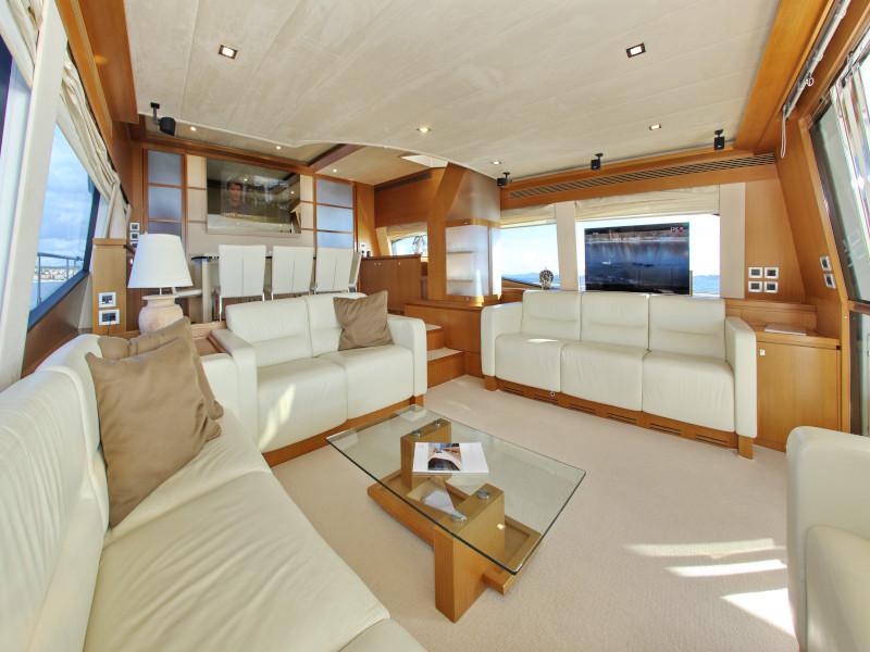 Book yachts online - motorboat - Ferretti 780 - TESORO - rent