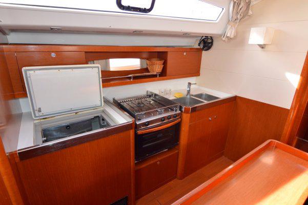 Book yachts online - sailboat - Oceanis 50 Family - LARA  - rent