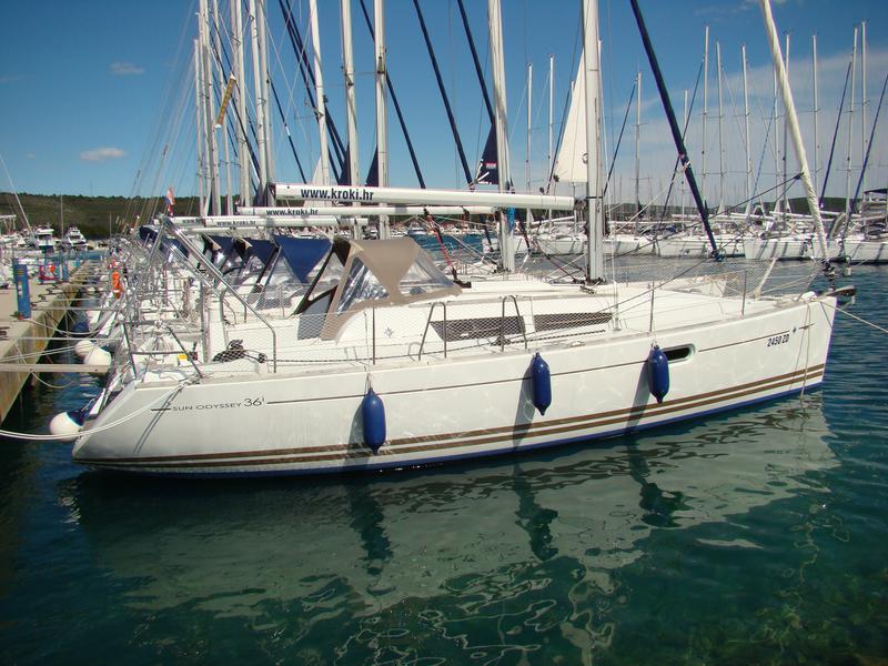 Book yachts online - sailboat - Sun Odyssey 36i - BARBARROSSA - rent