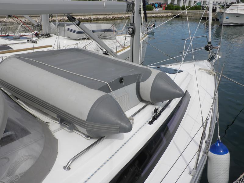 Book yachts online - sailboat - Bavaria Cruiser 33 - GIRICA - rent