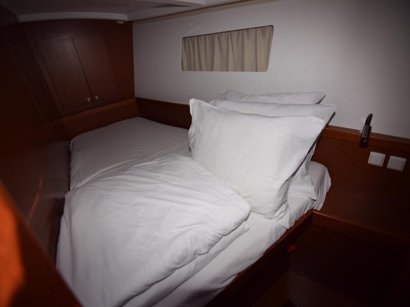 Book yachts online - sailboat - Oceanis 45- 4 cab - NIKA - rent