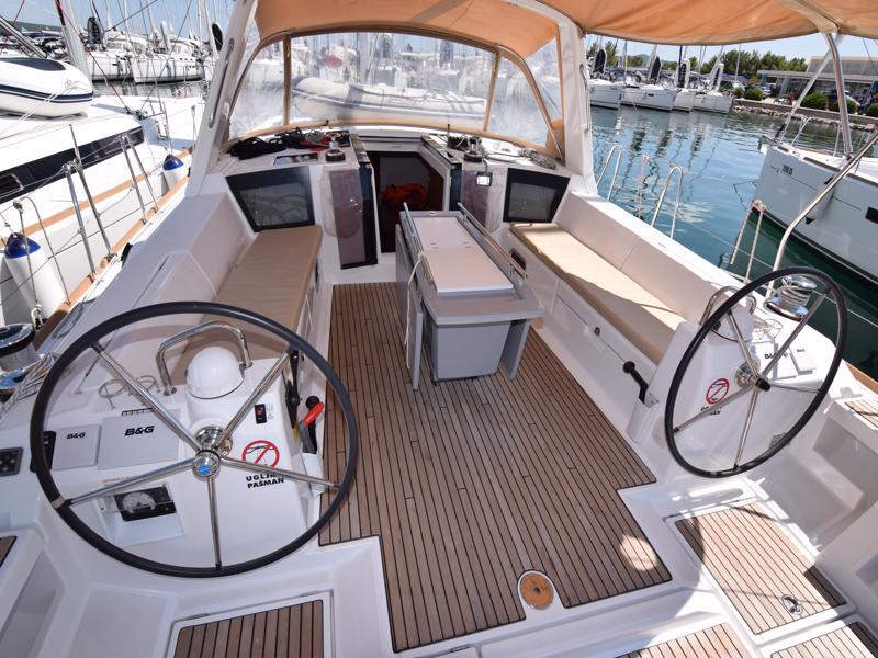 Book yachts online - sailboat - Oceanis 45- 4 cab - NIKA - rent