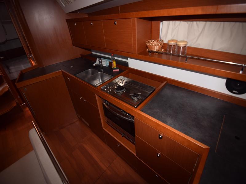 Book yachts online - sailboat - Oceanis 45- 4 cab - NIKA - rent