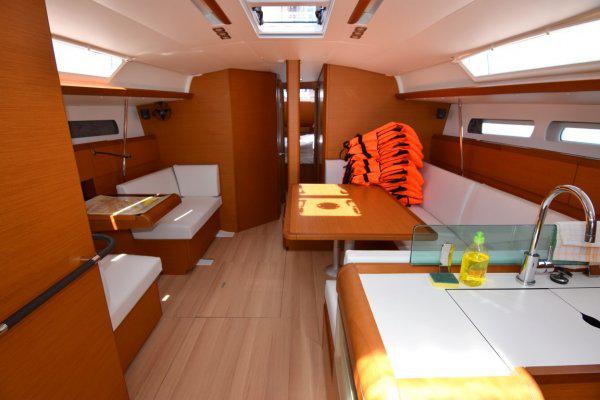 Book yachts online - sailboat - Sun Odyssey 449 - BLUE MOON - rent