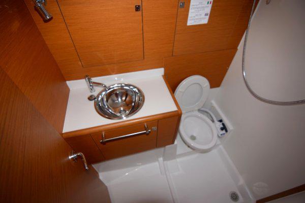 Book yachts online - sailboat - Sun Odyssey 449 - BLUE MOON - rent