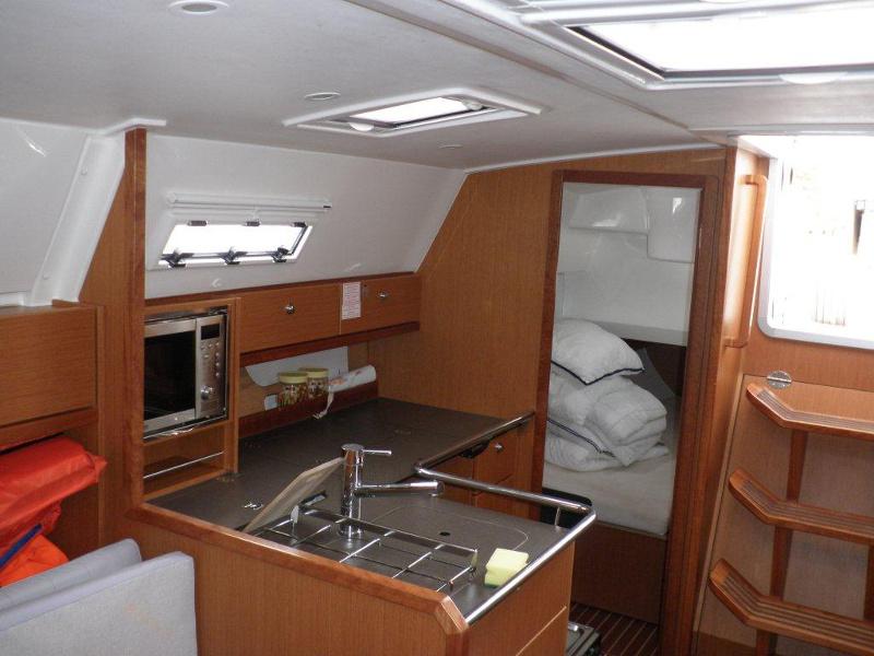 Book yachts online - sailboat - Bavaria Cruiser 36 - AMIGA 3 - rent