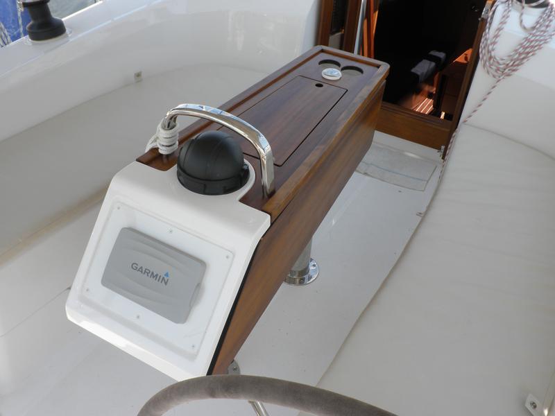 Book yachts online - sailboat - Bavaria Cruiser 34 - TIKA - rent