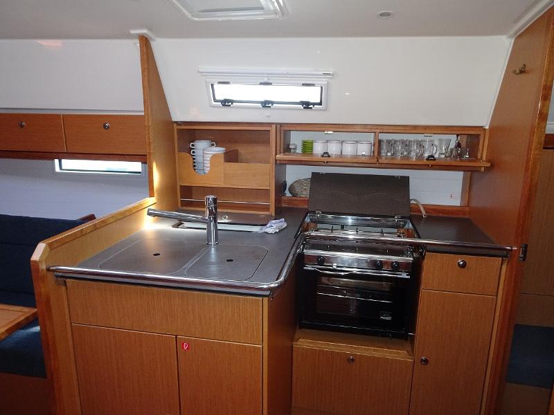 Book yachts online - sailboat - Bavaria 36 Cruiser - ADORA - rent
