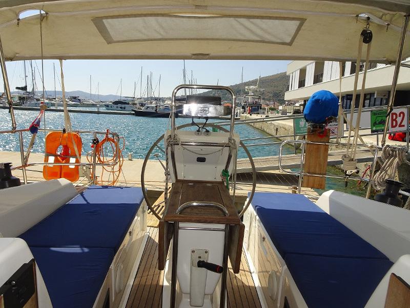 Book yachts online - sailboat - Bavaria 36 Cruiser - ADORA - rent