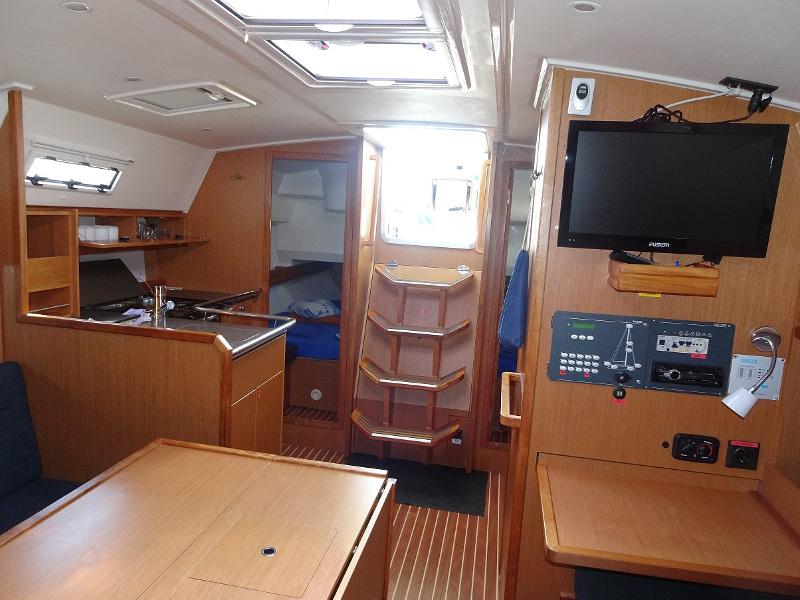 Book yachts online - sailboat - Bavaria 36 Cruiser - ADORA - rent