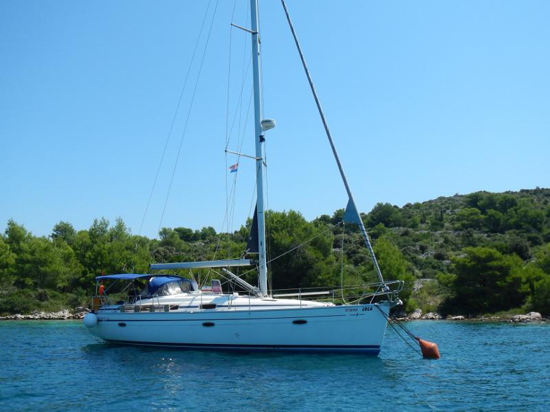 Book yachts online - sailboat - Bavaria 39 Cruiser - LOLA - rent