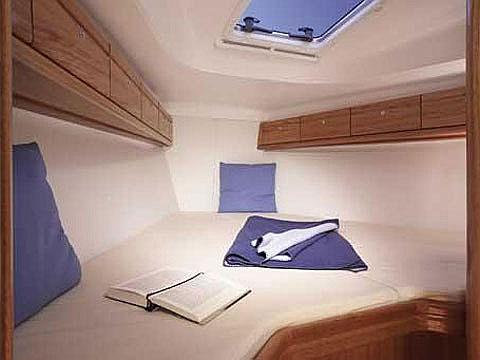 Book yachts online - sailboat - Bavaria 37 C - Naviator (aka Mala) - rent
