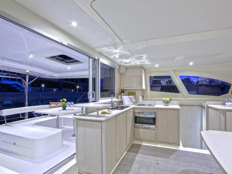 Book yachts online - catamaran - Leopard 44 - SHANGRI-LA - rent