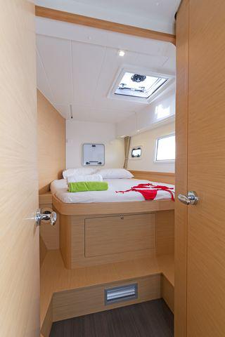 Book yachts online - catamaran - Lagoon 42 - NEVERLAND - rent