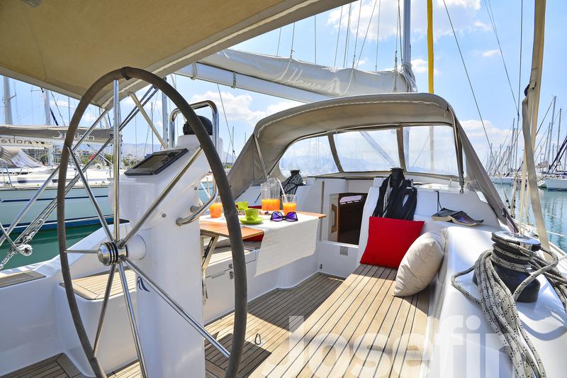 Book yachts online - sailboat - Hanse 325 - Josefin - rent
