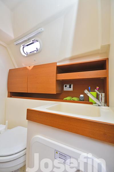 Book yachts online - sailboat - Hanse 325 - Josefin - rent