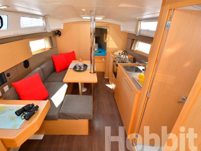 Book yachts online - sailboat - Oceanis 35 - Hobbit - rent