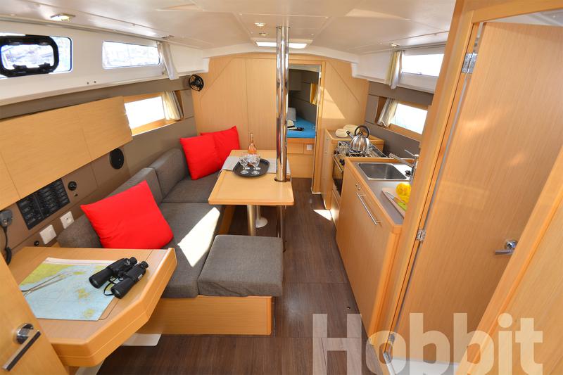 Book yachts online - sailboat - Oceanis 35 - Hobbit - rent