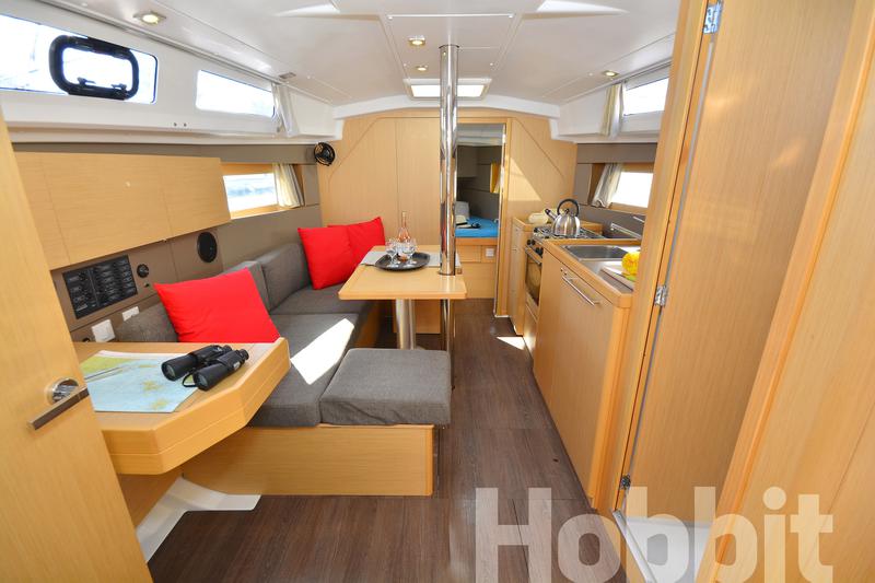 Book yachts online - sailboat - Oceanis 35 - Hobbit - rent