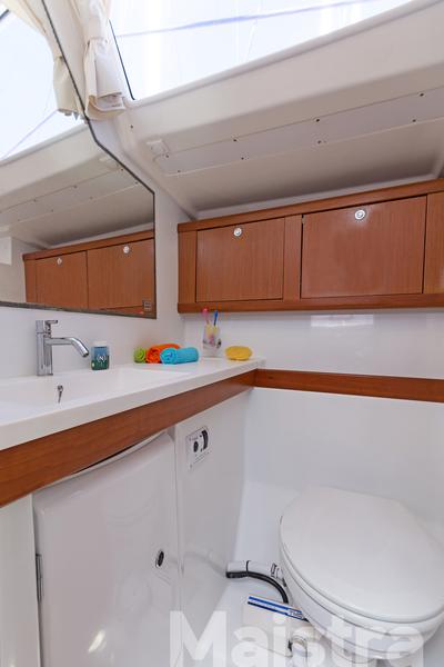 Book yachts online - sailboat - Oceanis 54 AC &amp; GEN - Maistra - rent