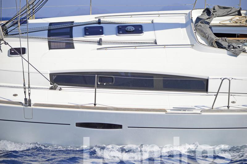 Book yachts online - sailboat - Oceanis 50 Family A/C &amp; GEN - Leandros - rent