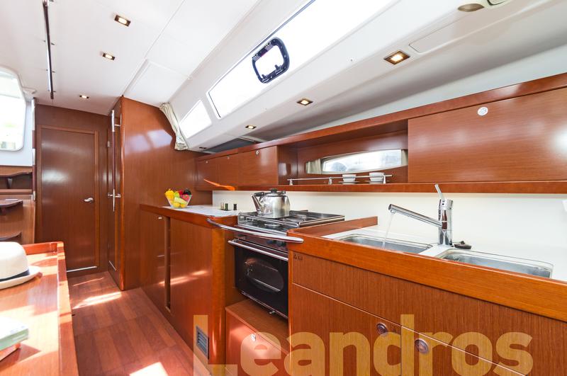 Book yachts online - sailboat - Oceanis 50 Family A/C &amp; GEN - Leandros - rent