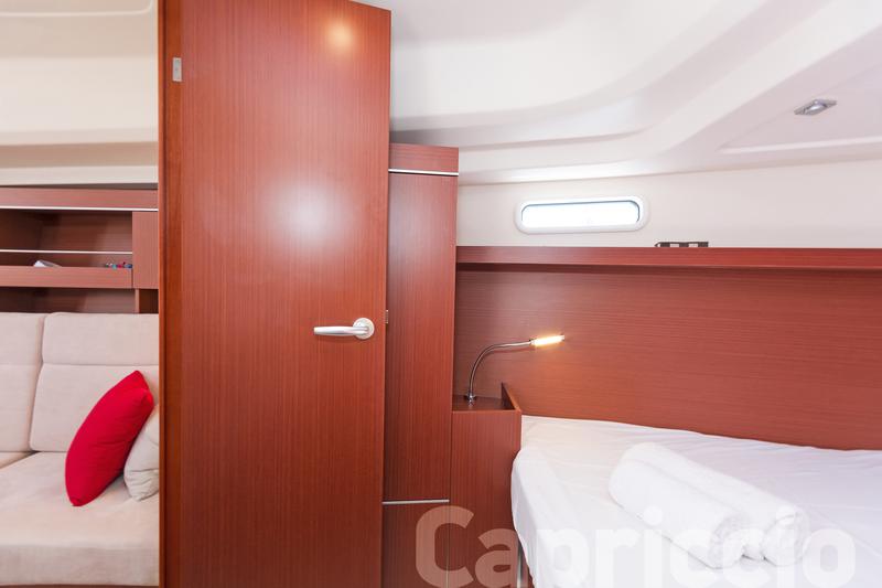 Book yachts online - sailboat - Hanse 385 - CAPRICCIO - rent